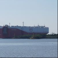 Navio gigante da BYD deixa Itajaí após desembarque histórico de veículos