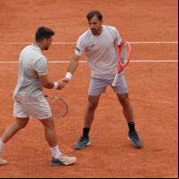 Tenista de Itajaí está nas quartas de Roland Garros