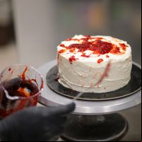Adolescente de 17 anos morre após comer bolo de pote