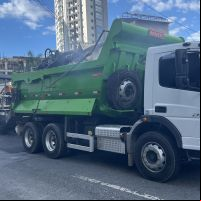 Obras de repavimentação congestionam a Osvaldo Reis