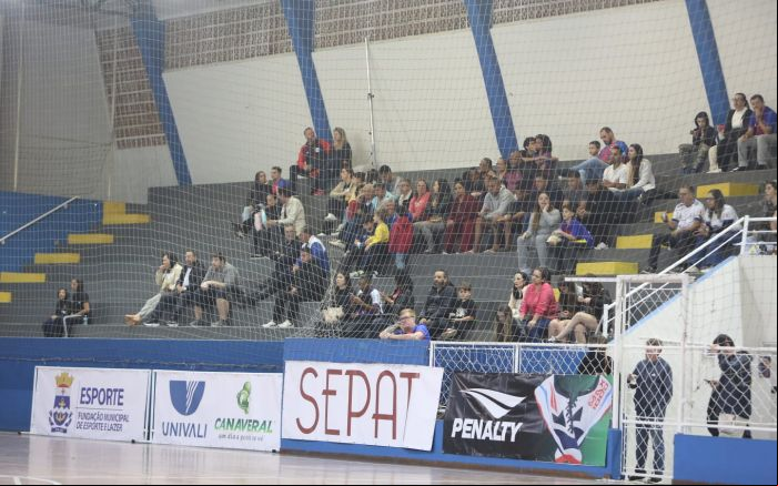 Deco Sandri se envolveu em confusão após o jogo do Marcílio futsal no sábado (Foto: Felipe Vieira)